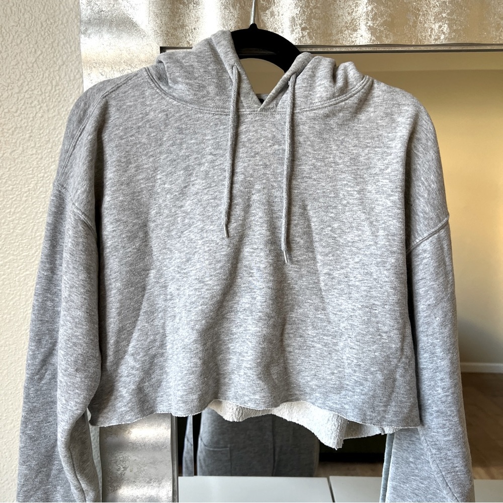 Cropped Casual Gray Hoodie | Urban Outfitters